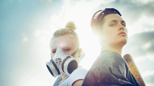 Maria Dragus und Ella Rumpf in Tiger Girl, Regie: Jakob Lass © 2017 Constantin Film Verleih GmbH / Fogma 